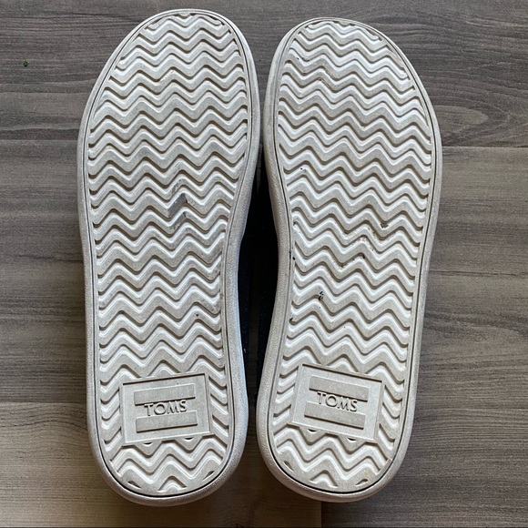 TOMS Men’s Suede Slip-on. - Picture 4 of 6